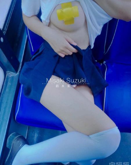 欧美大码兔毛领外套批发_蓝光版中文字幕包