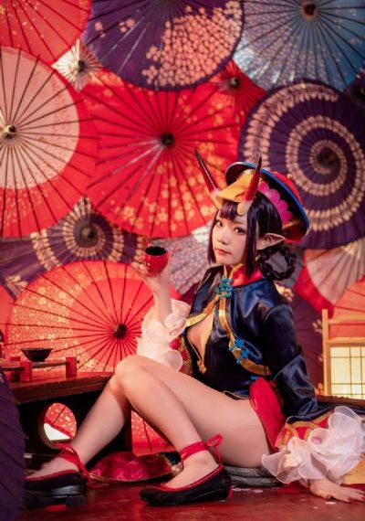 欧美秀场视频大全集_高清字幕版在线播放