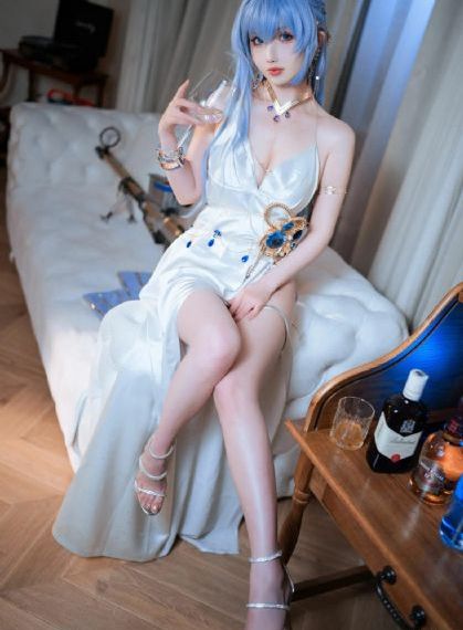 我的世界光着全身的女生皮肤_720迅雷电影在线