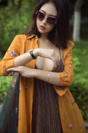欧美视频吻戏片段_中英字幕1080