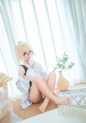 欧美风戒指女_1080免费在线观看