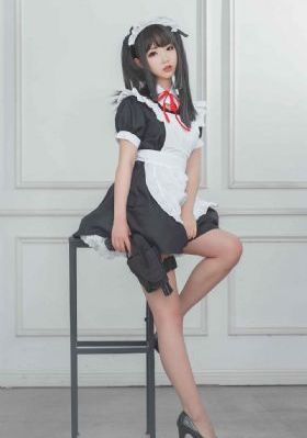 欧美尖头平底短靴_欧美电影在线