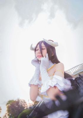 欧美女明星穿西装图片_720日韩免费观看